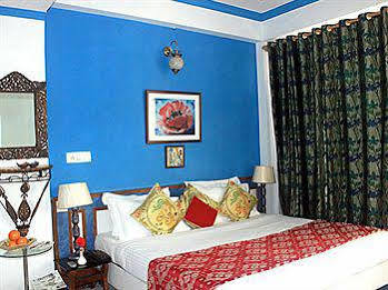 Una Comfort Nandini Hotel ดารัมซาลา ภายนอก รูปภาพ